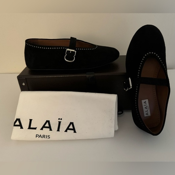 Alaïa black suede ballet flats with strap and rubber sole - so 35 - Picture 5 of 9